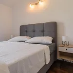 Apartment Penthouse Gea Premantura