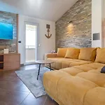 Penthouse Gea *