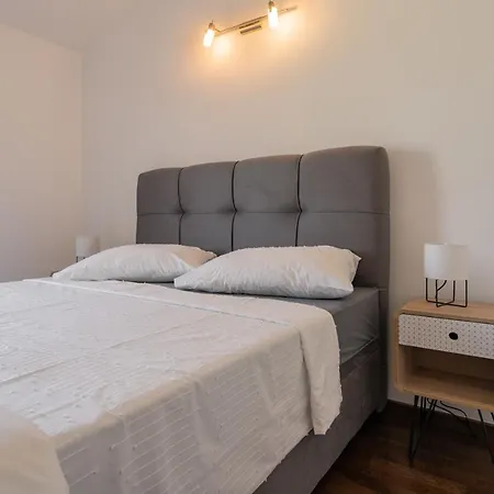 דירה Penthouse Gea פרמנטורה
