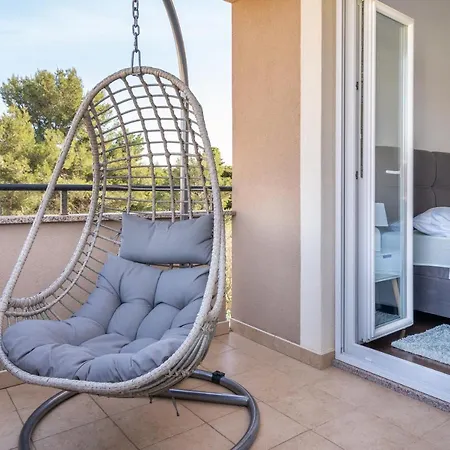 Penthouse Gea Apartman *