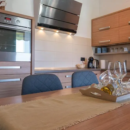 Penthouse Gea Premantura