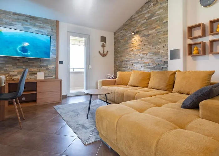 Penthouse Gea *