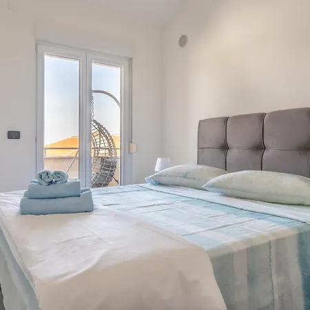 Penthouse Gea Apartment Premantura
