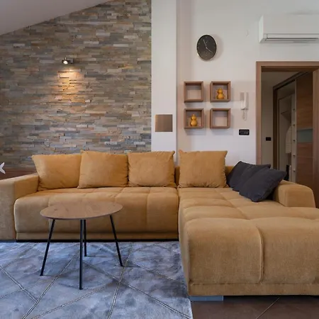 Penthouse Gea Apartment