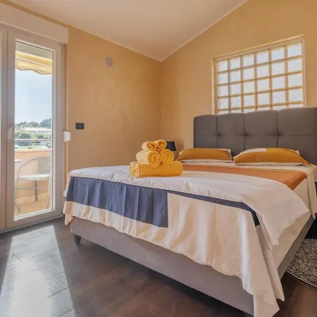 Apartment Penthouse Gea *