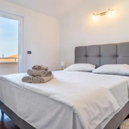 Penthouse Gea *