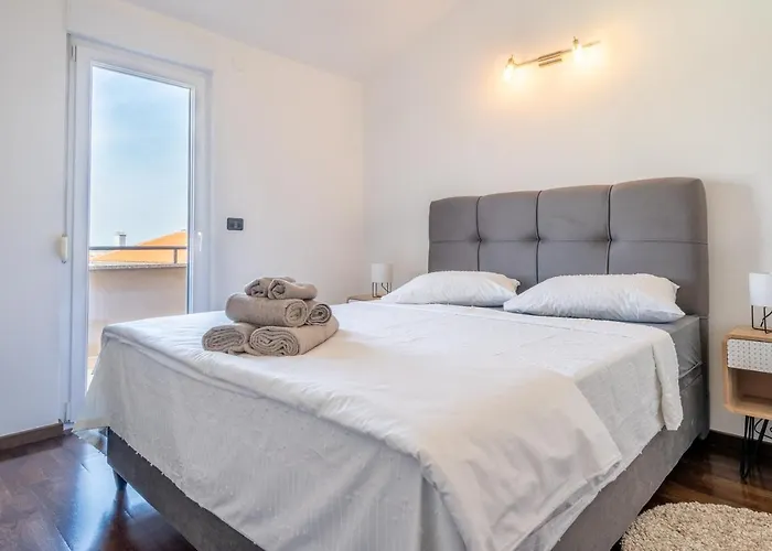 Penthouse Gea *